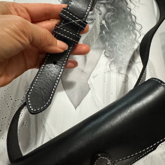 New - Banana Republic leather belt bag can wear as bum bag or as a belt alone. - Picture 4 of 4